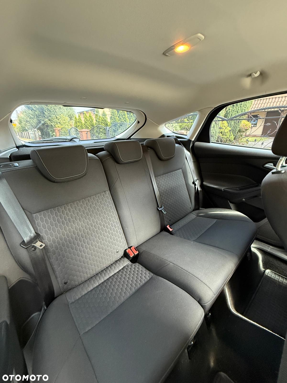 Ford Focus 1.6 EcoBoost Trend - 14