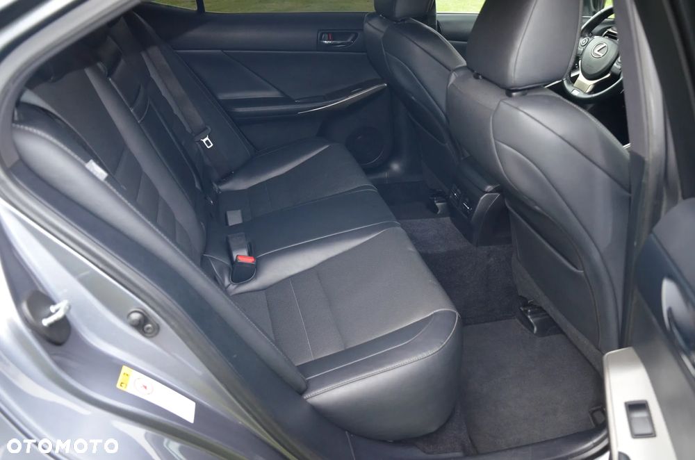 Lexus IS 250 F Sport - 24