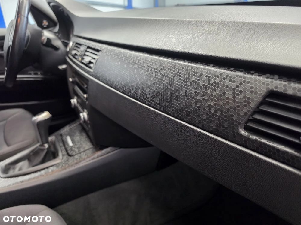 BMW Seria 3 318i - 26
