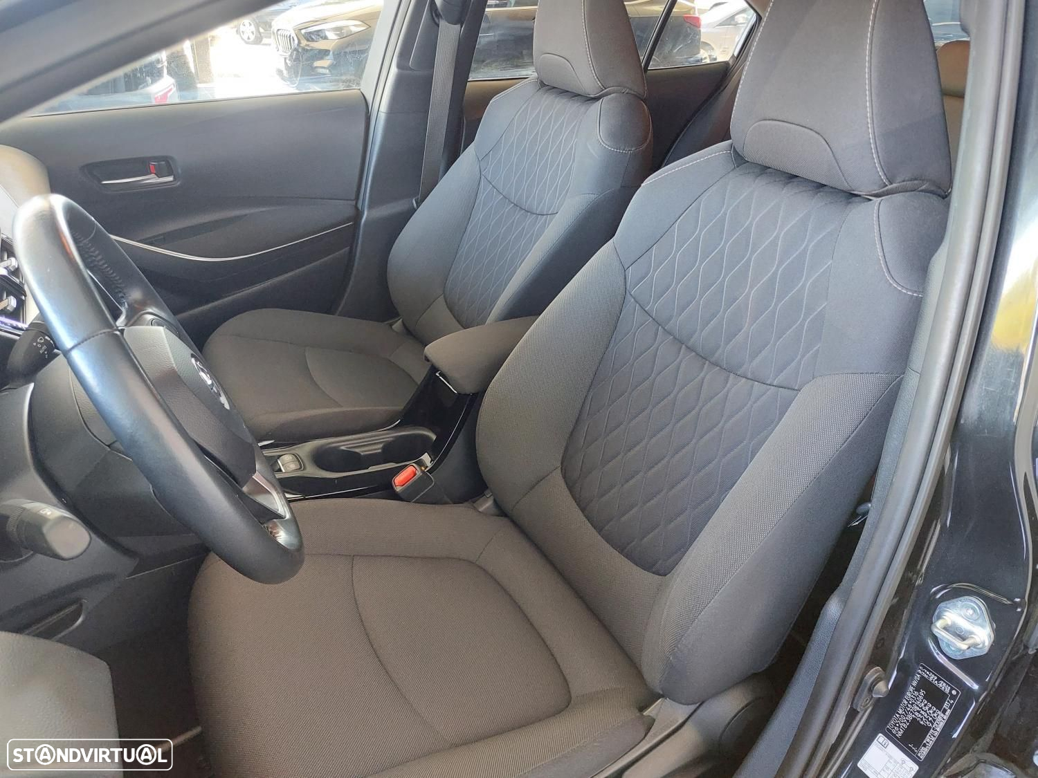 Toyota Corolla 1.8 Hybrid Exclusive - 14