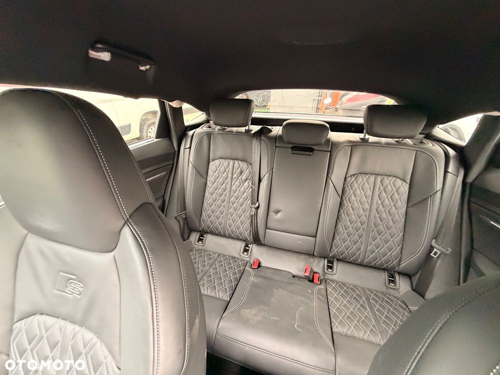 Audi Q8 Sportback e-tron 55 quattro S line - 32