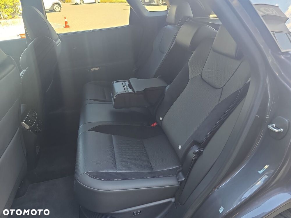 Lexus RX - 15