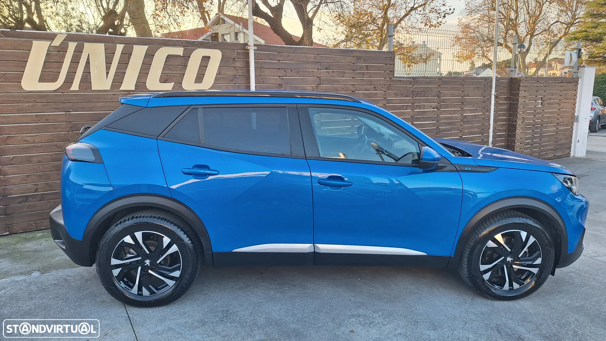 Peugeot e-2008 50 kWh Allure - 4