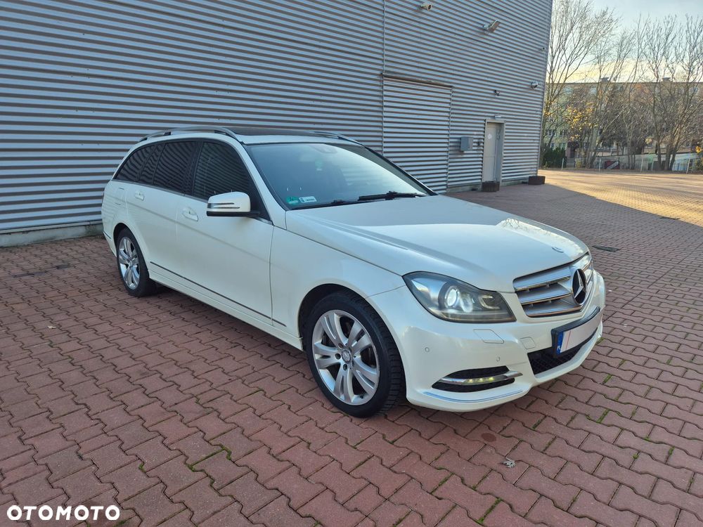 Mercedes-Benz Klasa C 350 CDI DPF (BlueEFFICIENCY) 7G-TRONIC Avantgarde - 4