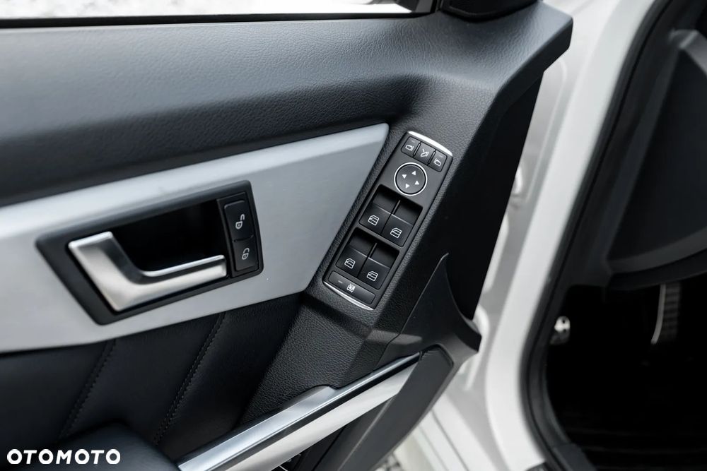 Mercedes-Benz GLK 220 CDI DPF 4Matic BlueEFFICIENCY 7G-TRONIC SPORT EDITION - 20