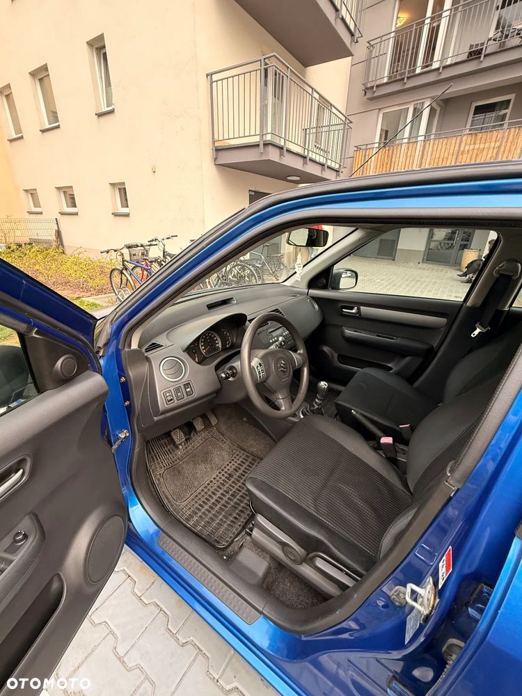 Suzuki Swift - 10