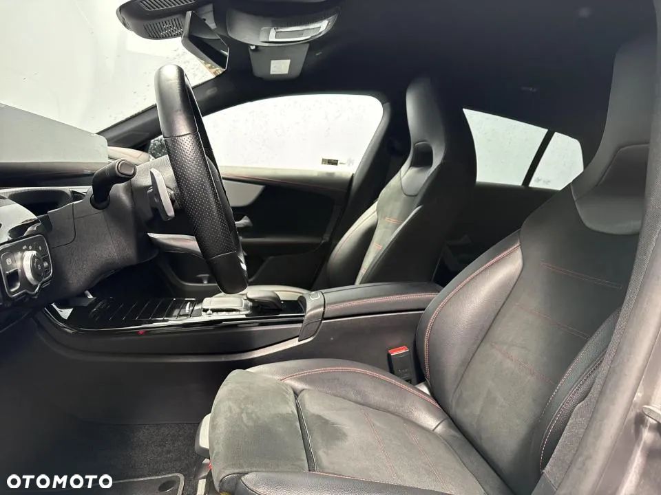 Mercedes-Benz CLA 250 E AMG Line 8G-DCT - 12