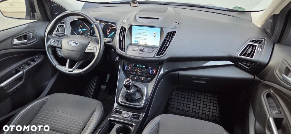 Ford Kuga 1.5 EcoBoost 2x4 Titanium - 25