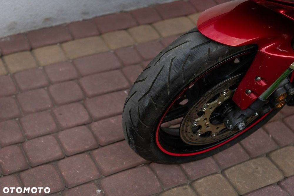 Yamaha R1 - 7