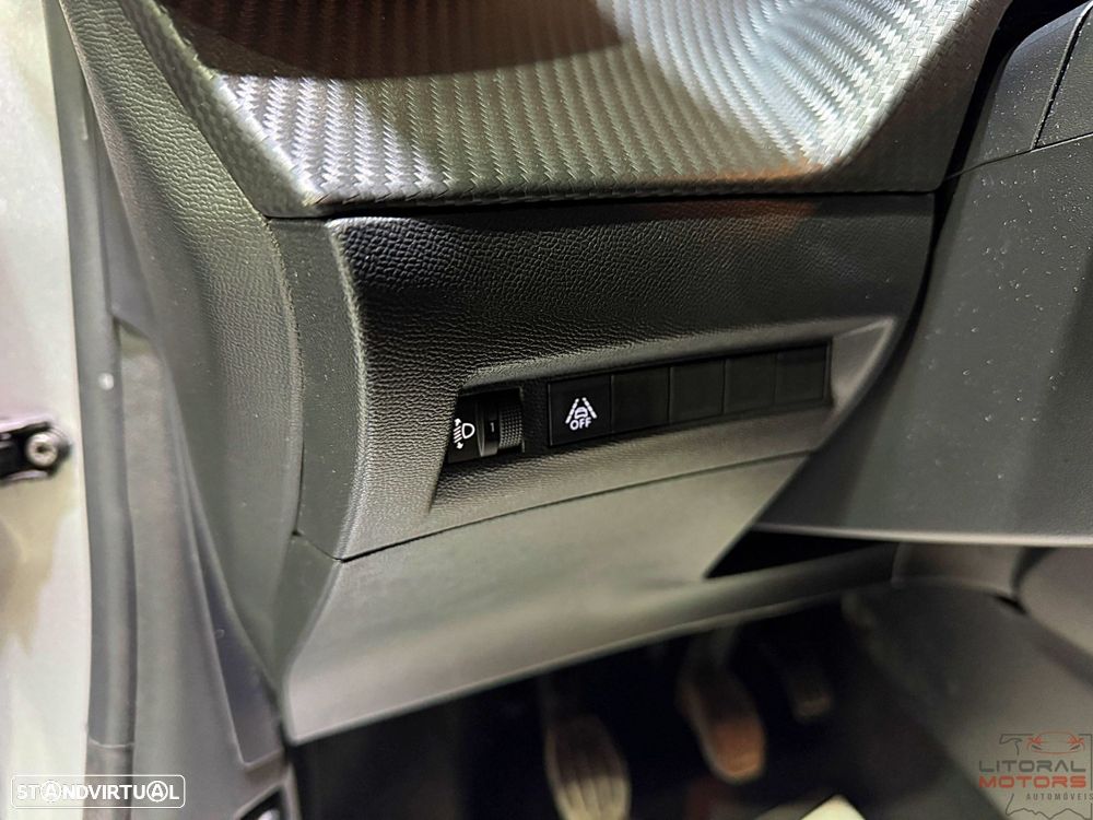 Peugeot 208 1.2 PureTech SE Style - 18