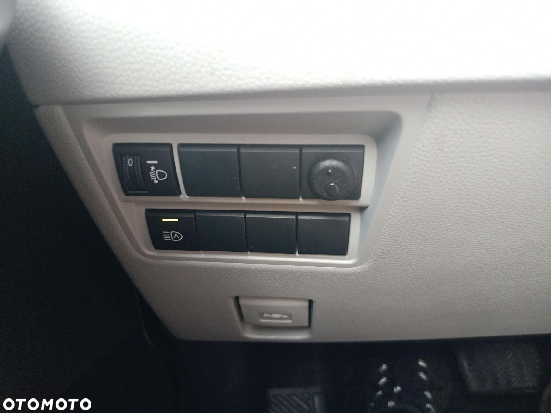 Toyota Yaris Hybrid 1.5 Executive - 24