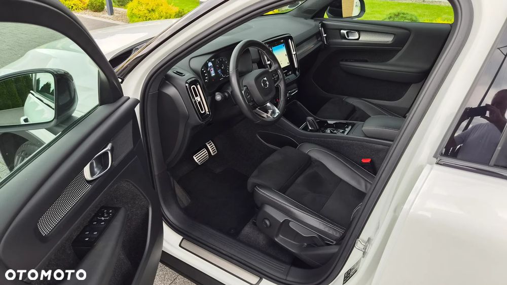 Volvo XC 40 T3 Geartronic Momentum Pro - 21