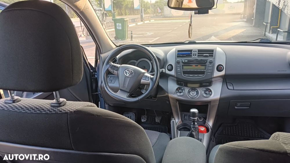 Toyota RAV4 - 13