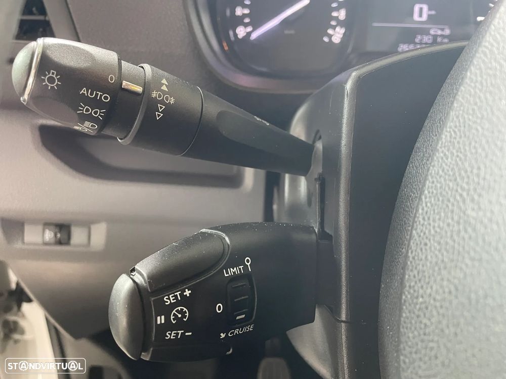 Opel Vivaro 2.0 CDTI - 16