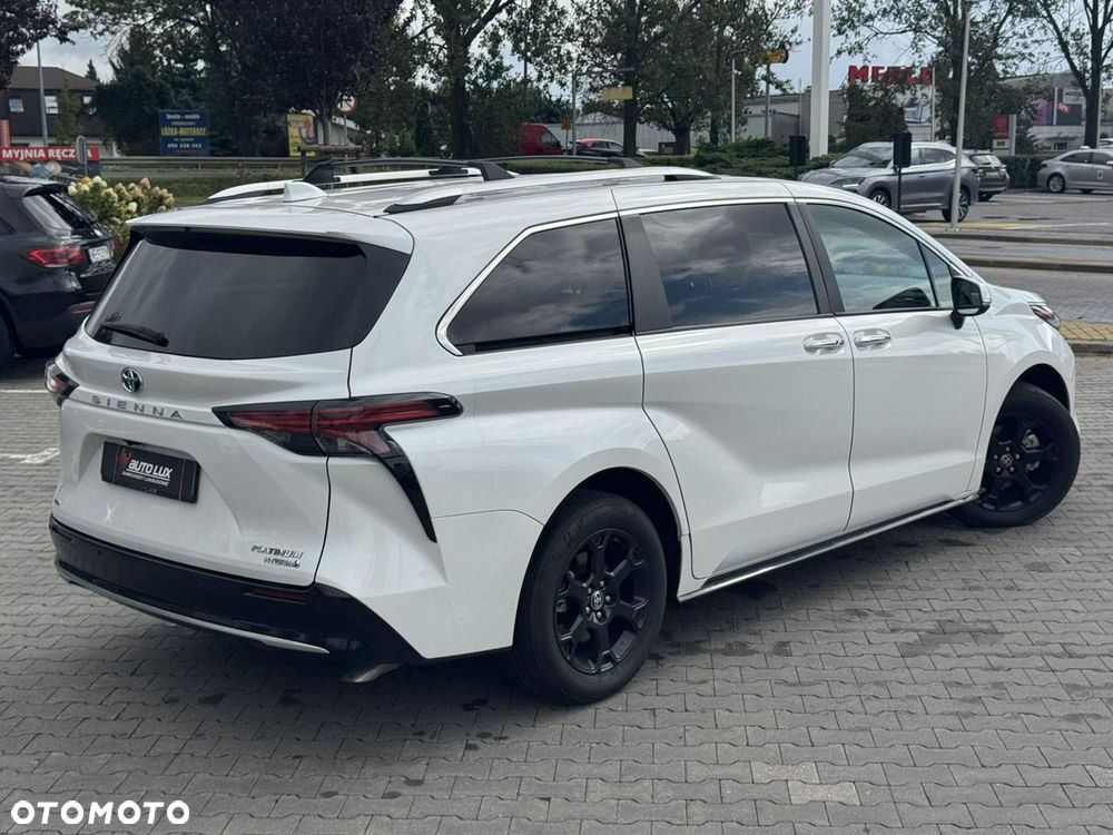 Toyota Sienna - 8