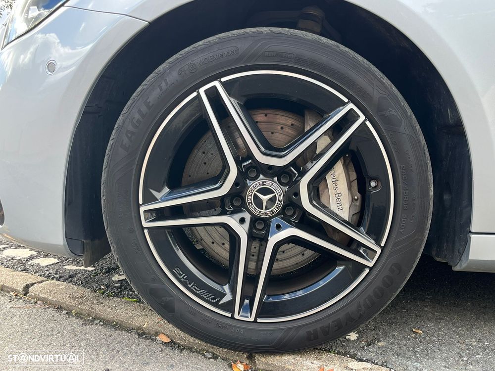 Mercedes-Benz E 300 de AMG Line - 16