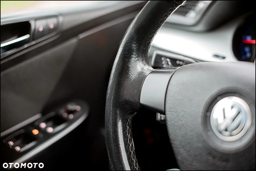 Volkswagen Passat - 22