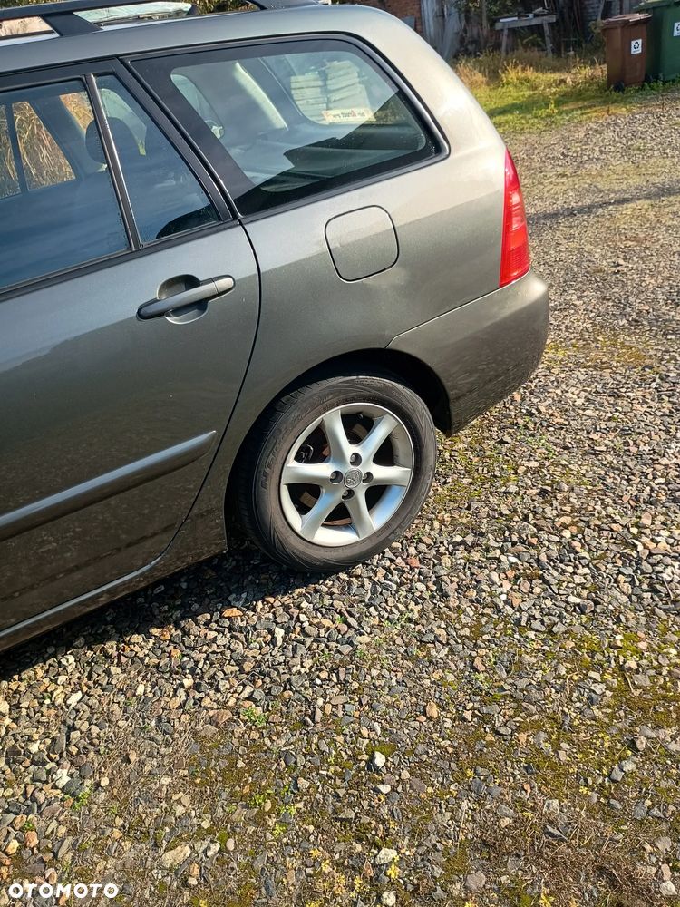 Toyota Corolla - 6