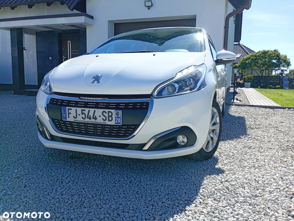 Peugeot 208 1.2 PureTech Allure - 8