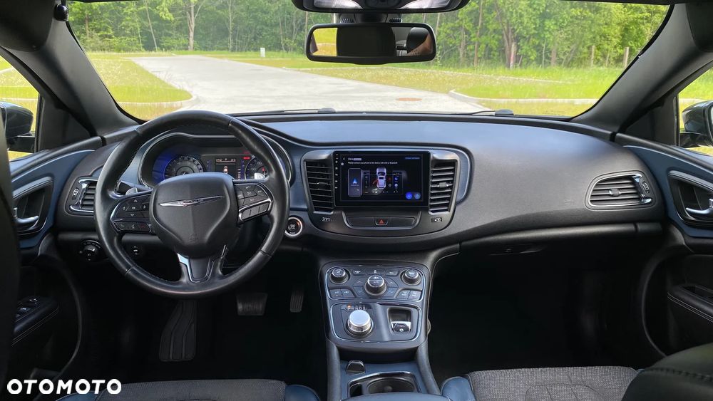 Chrysler 200 - 16