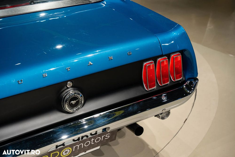 Ford Mustang - 21
