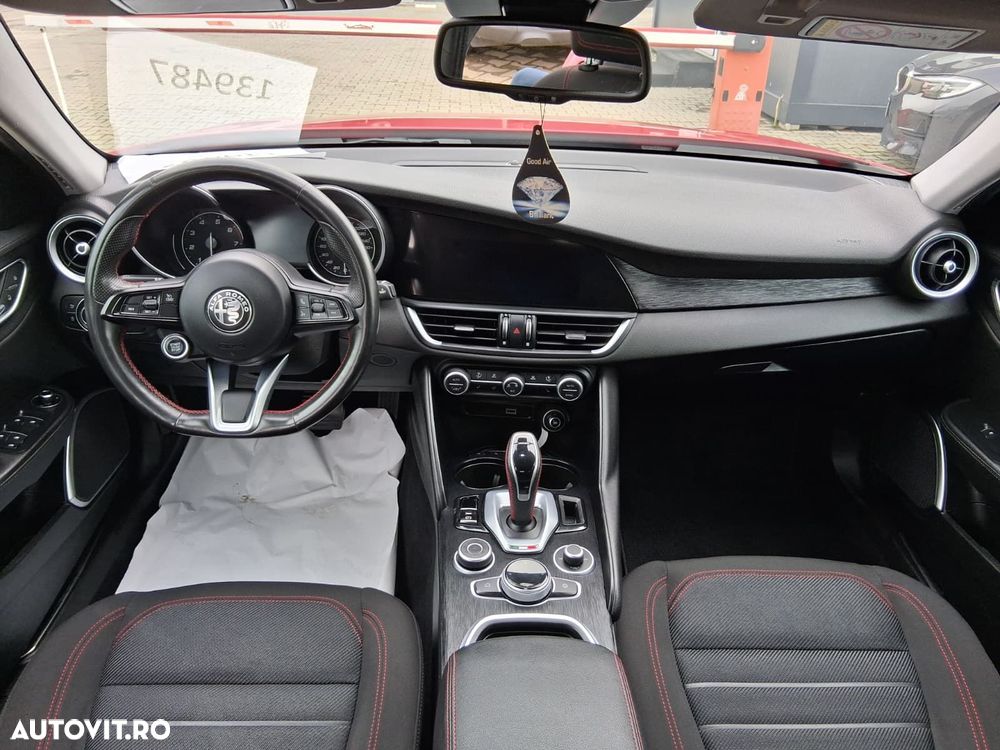 Alfa Romeo Giulia - 12