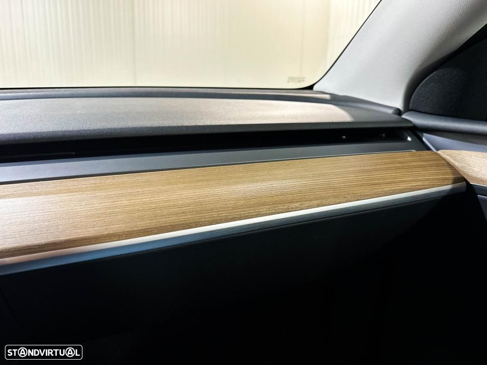 Tesla Model Y Long Range RWD - 33