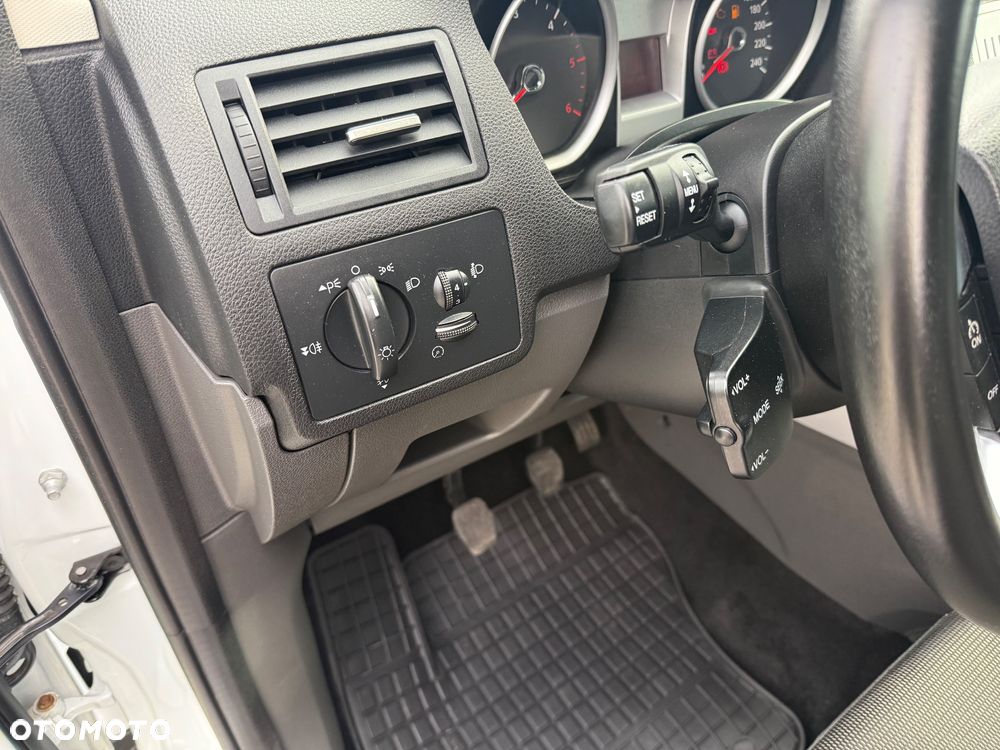 Ford Kuga 2.0 TDCi 2x4 Titanium - 19