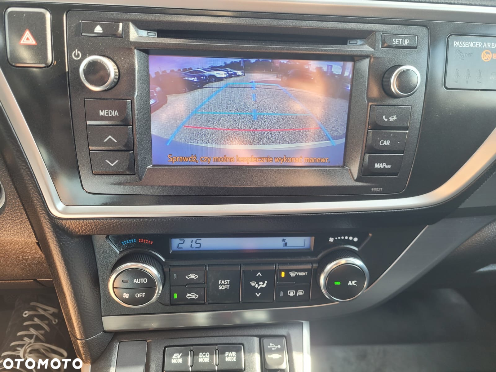 Toyota Auris - 25