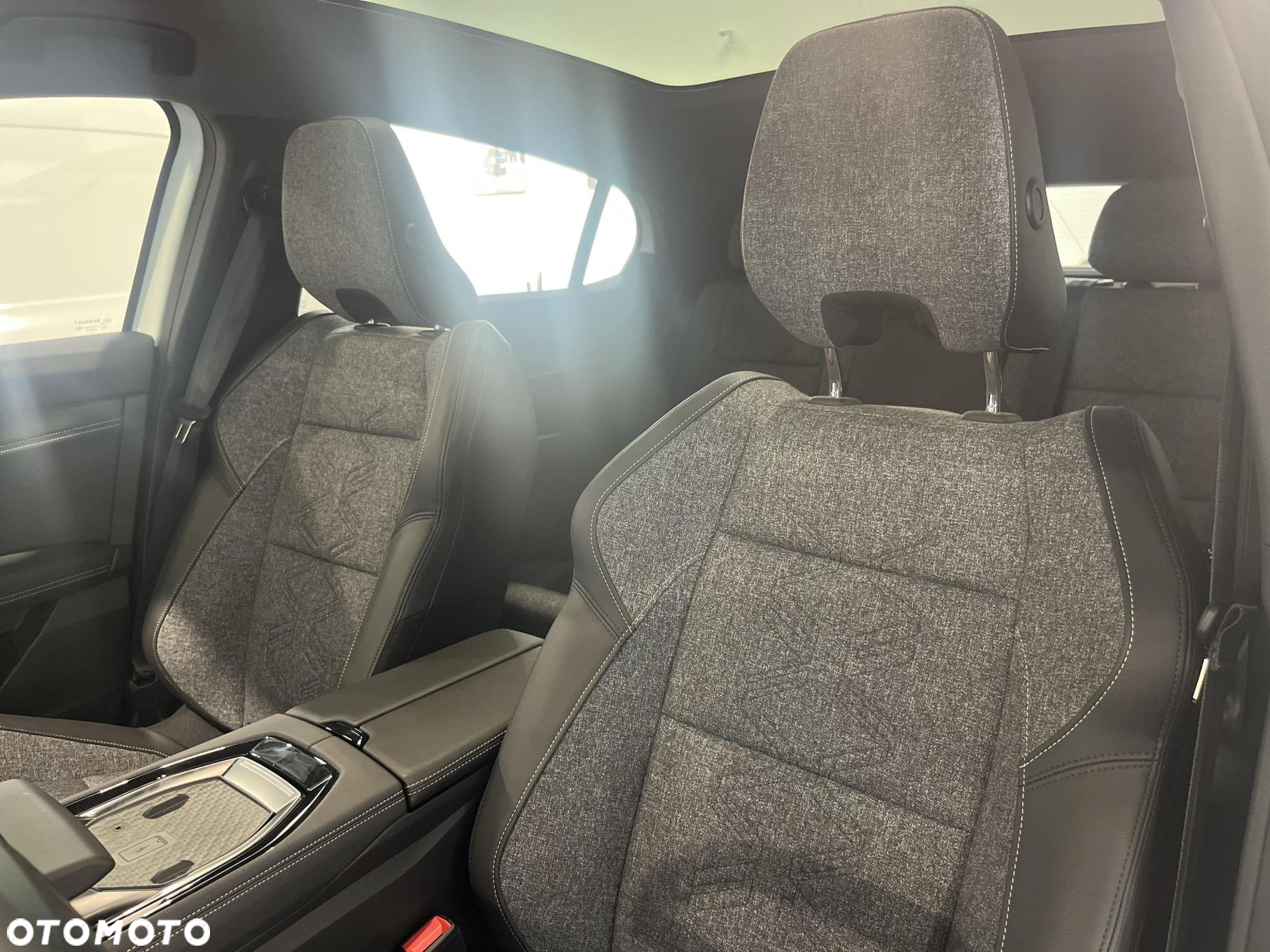 Renault Rafale 1.2 E-Tech Full Hybrid 200 Techno MMT - 11