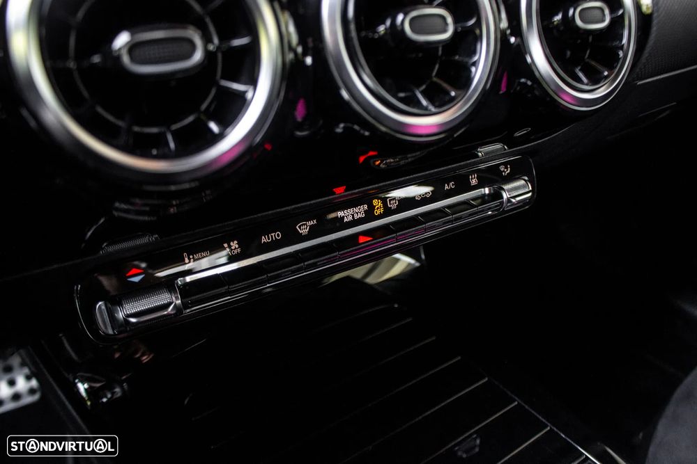 Mercedes-Benz A 250 e AMG Line - 23