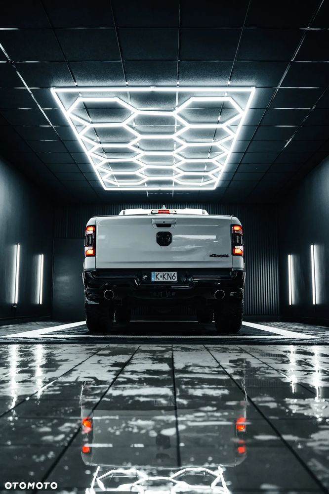 RAM 1500 Crew Cab Shortbed Bighorn - 15