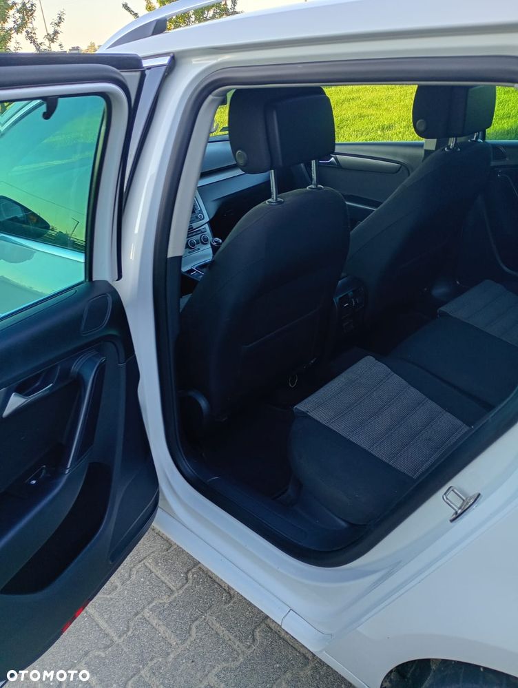 Volkswagen Passat - 10