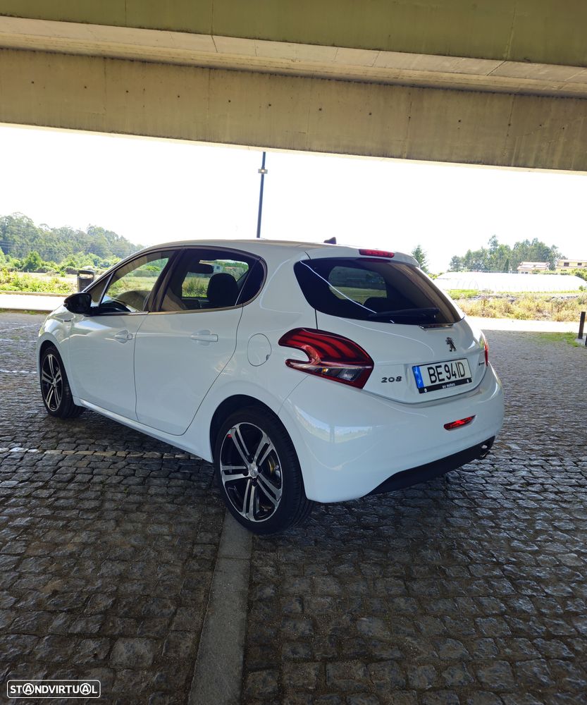 Peugeot 208 1.2 PureTech GT Line - 3