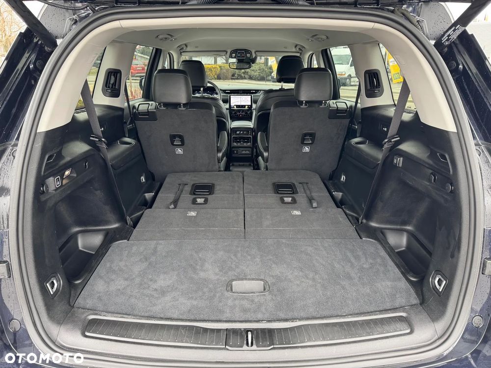 Jeep Grand Cherokee - 22