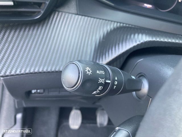 Peugeot 208 1.2 PureTech Allure - 18