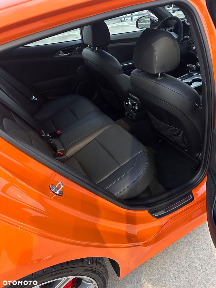 Kia Stinger 3.3 T-GDI V6 GT AWD - 27