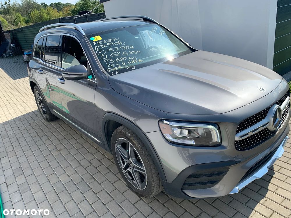 Mercedes-Benz GLB 250 4-Matic 8G-DCT - 4