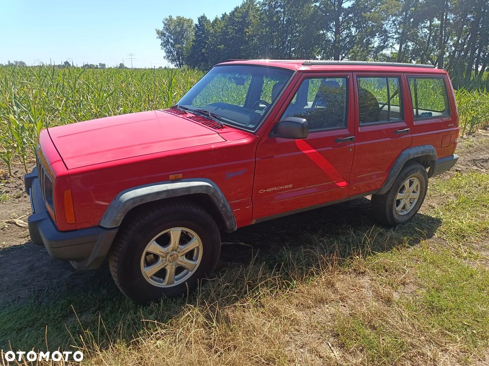 Jeep Cherokee 2.5 Sport - 11