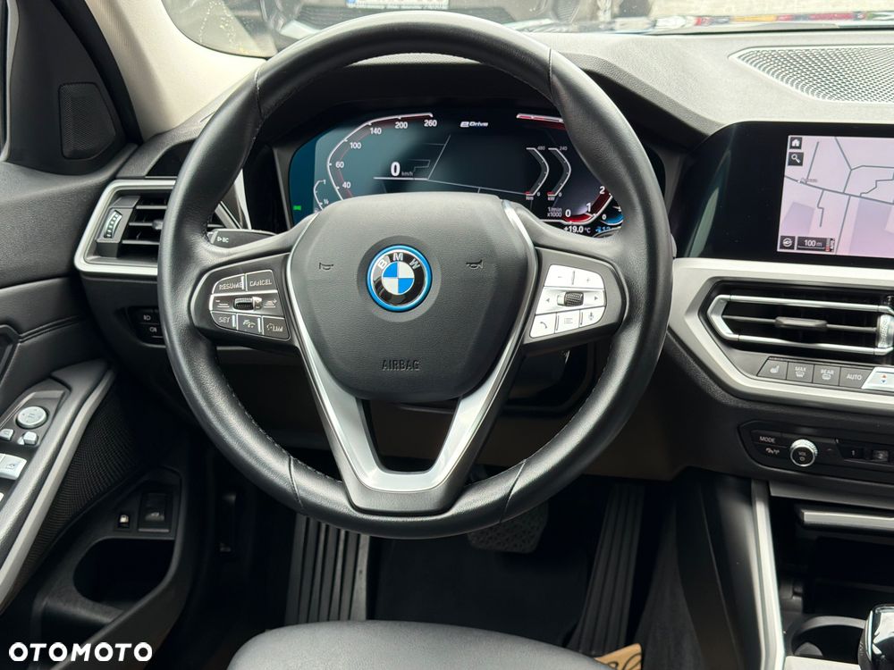 BMW Seria 3 320e Sport Line - 21
