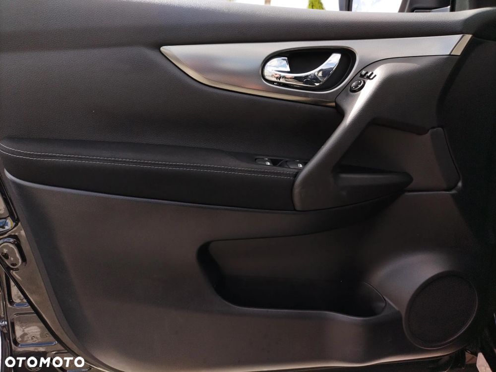 Nissan Qashqai 1.2 DIG-T N-Connecta EU6 - 17