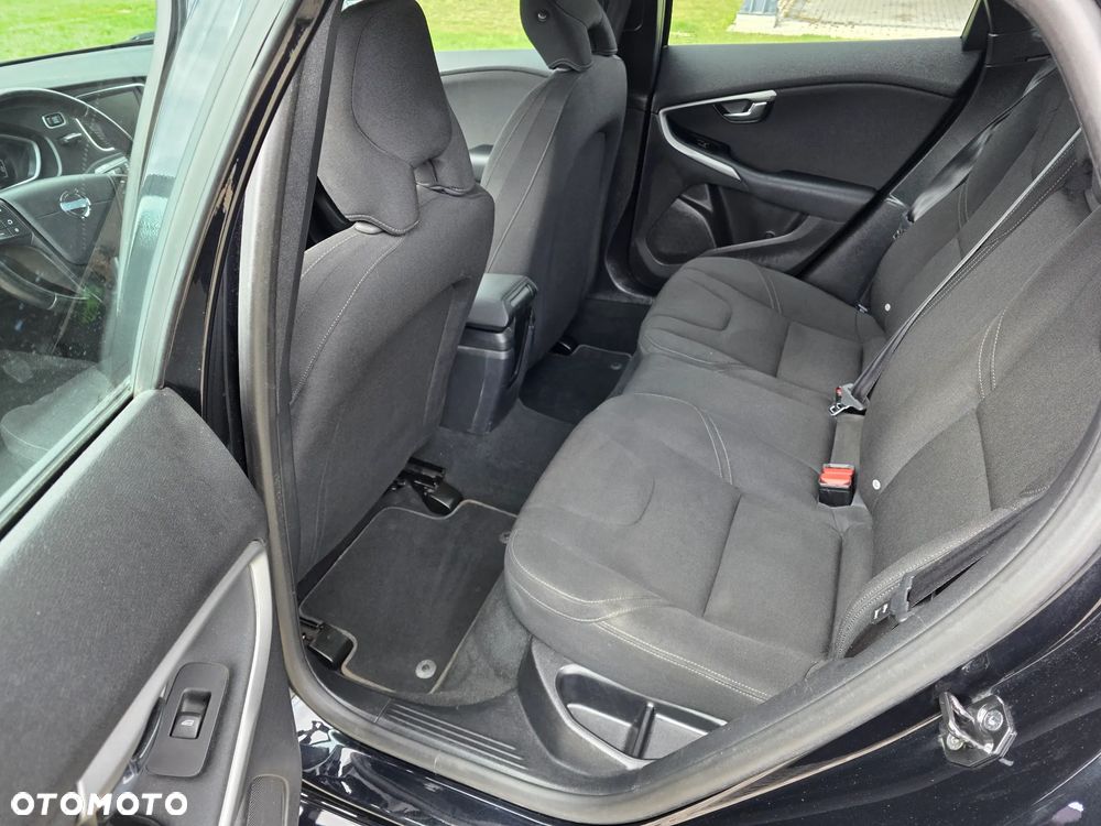 Volvo V40 D2 Momentum - 12