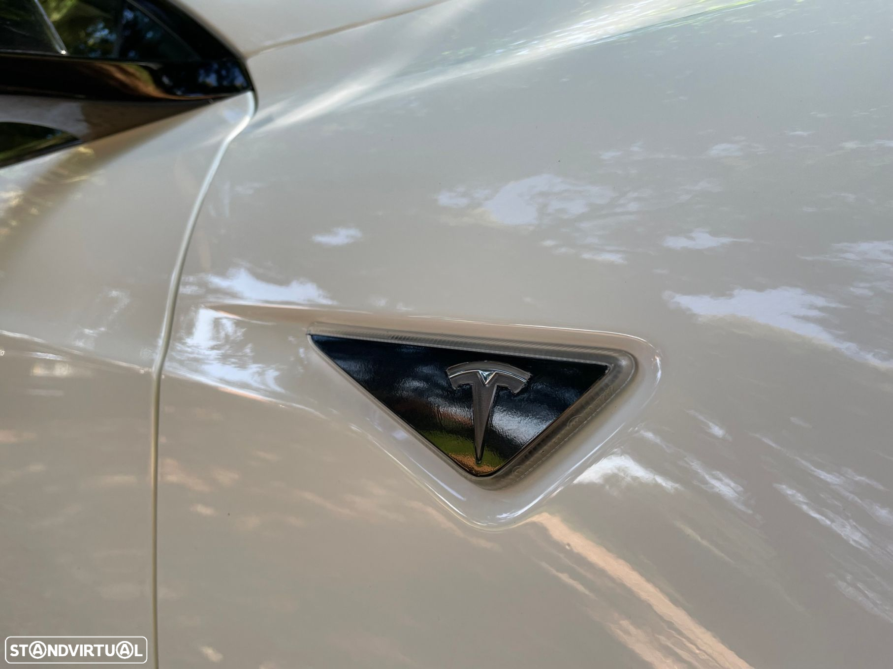 Tesla Model S 90D - 47