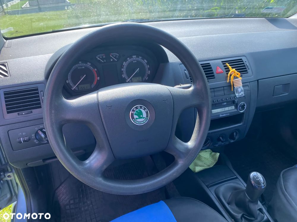 Skoda Fabia 1.4 16V Classic + - 6