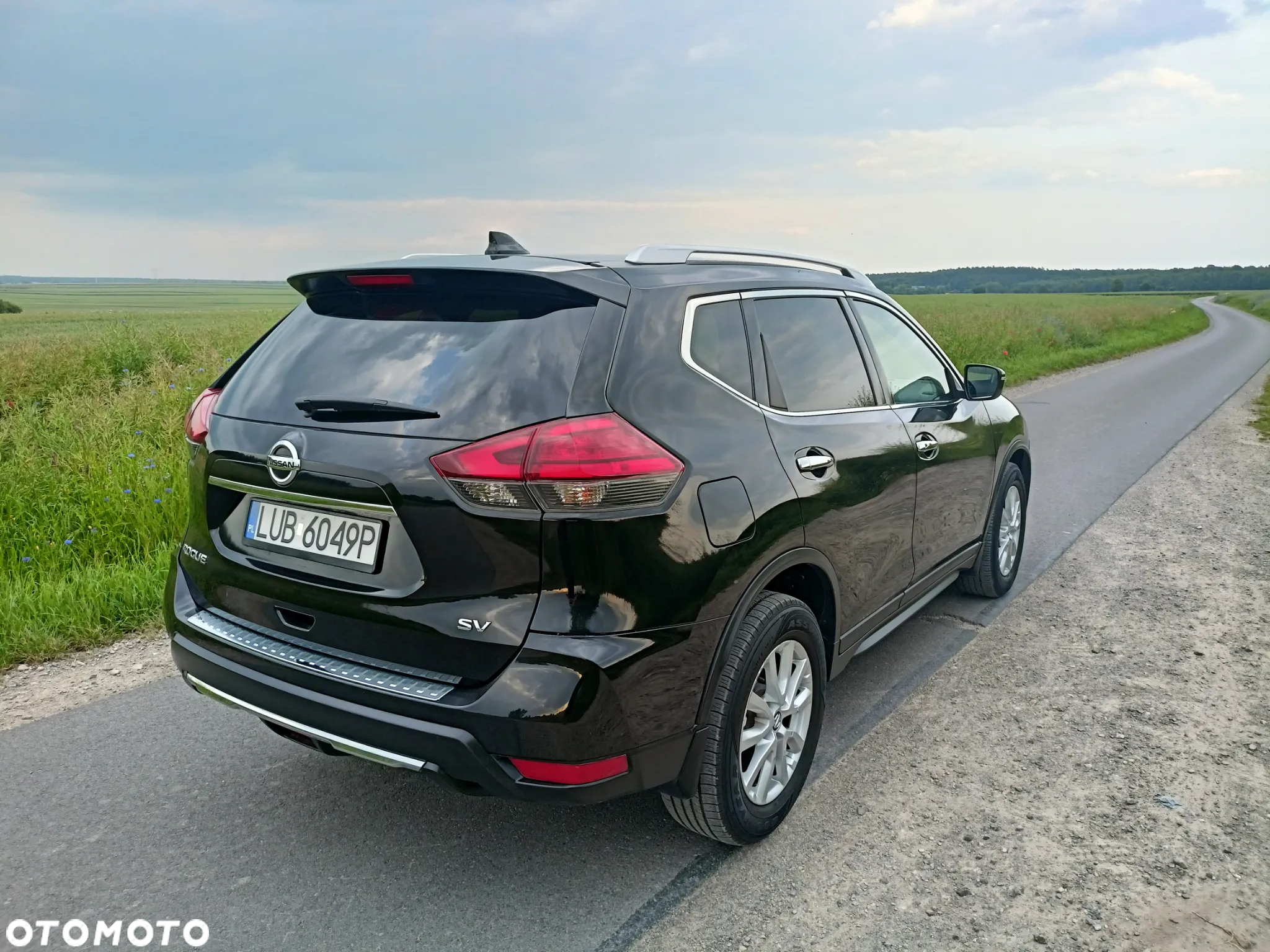 Nissan Rogue - 8
