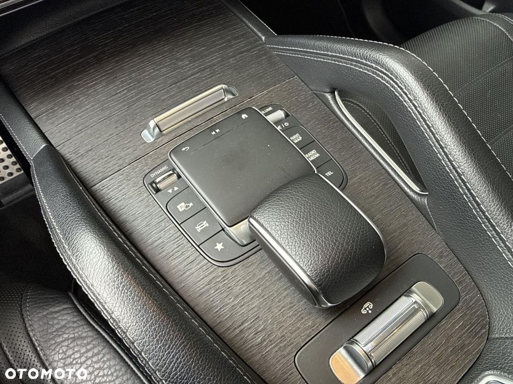 Mercedes-Benz GLS - 16