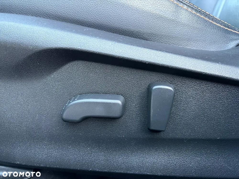 Subaru XV 2.0i-S Platinum (EyeSight) Lineartronic - 23