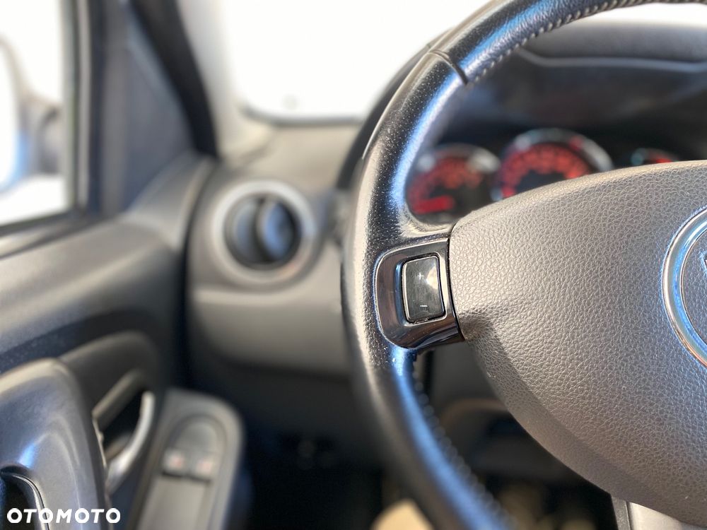 Dacia Duster 1.6 Laureate - 23