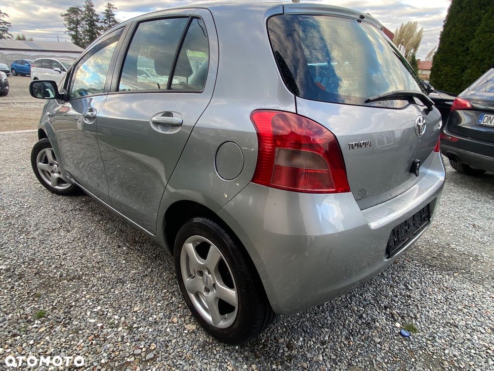 Toyota Yaris 1.3 VVT-i Executive - 19