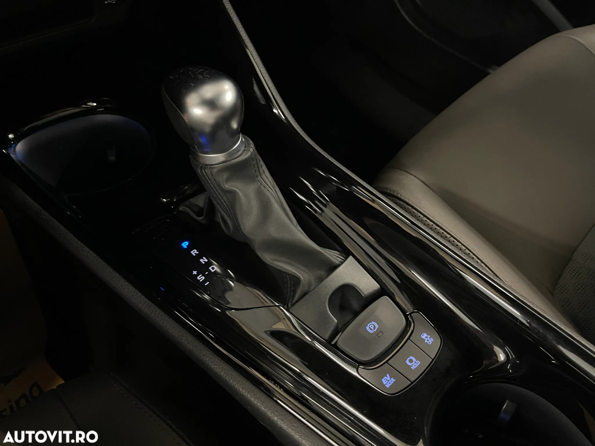 Toyota C-HR 2.0 Hybrid Lounge - 22